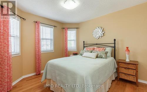 18 Edenvalley Road, Brampton (Fletcher'S Meadow), ON - Indoor Photo Showing Bedroom