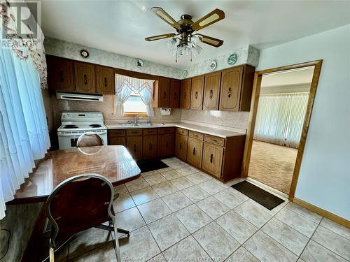 1602 Campbell, Windsor, ON - Indoor Photo Showing Kitchen With Double Sink