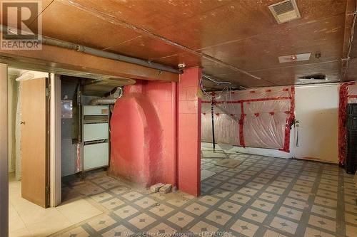 1061 Highland Avenue, Windsor, ON - Indoor Photo Showing Basement