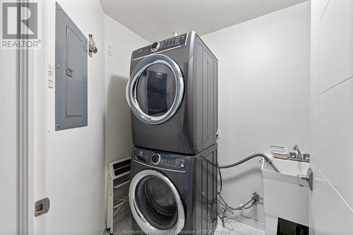 2175 Wyandotte Street East Unit# 309, Windsor, ON - Indoor Photo Showing Laundry Room