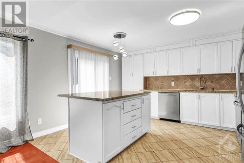 51 Deerfox Drive, Ottawa, ON - Indoor Photo Showing Kitchen