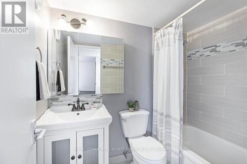 2617 - 40 Homewood Avenue, Toronto (Cabbagetown-South St. James Town), ON - Indoor Photo Showing Bathroom