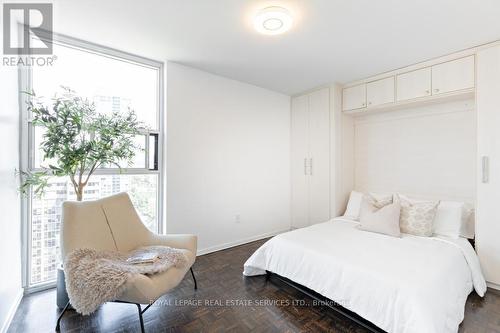 2617 - 40 Homewood Avenue, Toronto (Cabbagetown-South St. James Town), ON - Indoor Photo Showing Bedroom