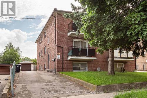 559A Birchmount Road, Toronto (Clairlea-Birchmount), ON - Outdoor