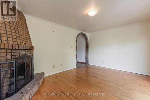 559A Birchmount Road, Toronto (Clairlea-Birchmount), ON - Indoor With Fireplace