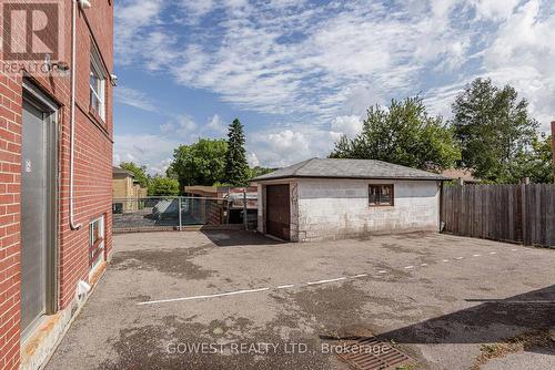 559A Birchmount Road, Toronto (Clairlea-Birchmount), ON - Outdoor