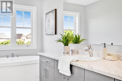 28 Paradise Way, Whitby, ON - Indoor Photo Showing Bathroom