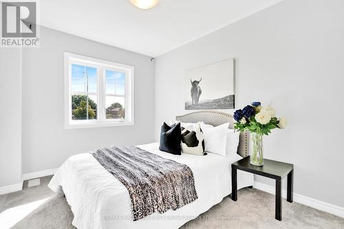 28 Paradise Way, Whitby (Rolling Acres), ON - Indoor Photo Showing Bedroom