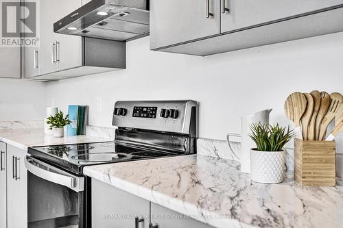 28 Paradise Way, Whitby (Rolling Acres), ON - Indoor Photo Showing Kitchen