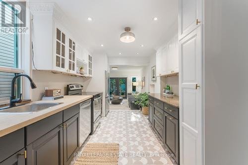 244 Silver Birch Avenue, Toronto (The Beaches), ON - Indoor Photo Showing Kitchen With Upgraded Kitchen