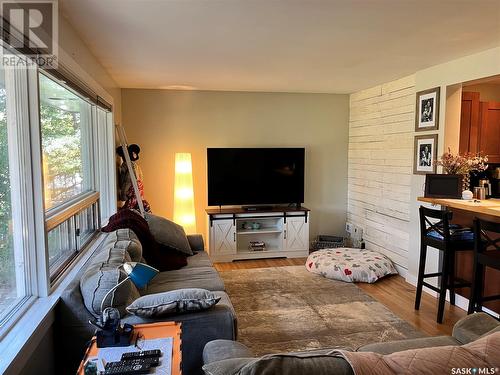 2221 Lansdowne Avenue, Saskatoon, SK - Indoor Photo Showing Living Room