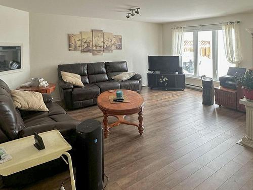 Kitchen - 1364  - 1364A Rue Des Tulipes, Sainte-Agathe-Des-Monts, QC - Indoor Photo Showing Living Room