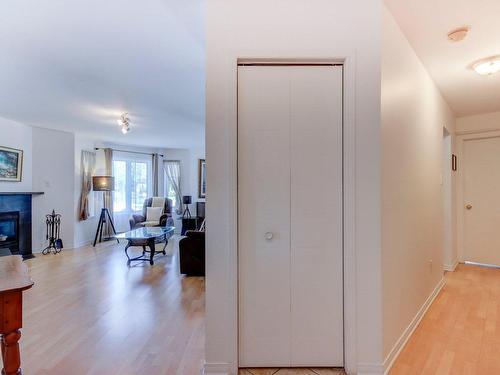 Hall d'entrÃ©e - 204-196 Rue Vanier, Saint-Jean-Sur-Richelieu, QC - Indoor With Fireplace