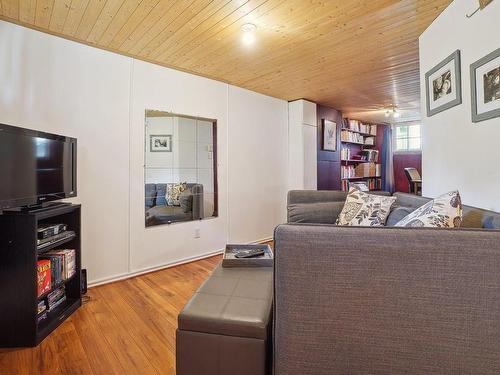 Salon - 6625 28E Avenue, Montréal (Rosemont/La Petite-Patrie), QC - Indoor Photo Showing Living Room