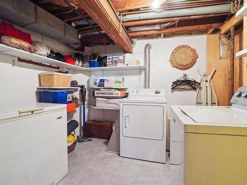 Laundry room - 6625 28E Avenue, Montréal (Rosemont/La Petite-Patrie), QC - Indoor Photo Showing Laundry Room