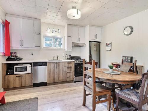 Kitchen - 146 35E Rue E., Venise-En-Québec, QC - Indoor