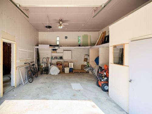 Garage - 13 Ch. Houle, Saint-Donat, QC - Indoor Photo Showing Garage