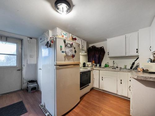 Logement - 60  - 62 Rue Collin, Saint-Jean-Sur-Richelieu, QC - Indoor Photo Showing Kitchen