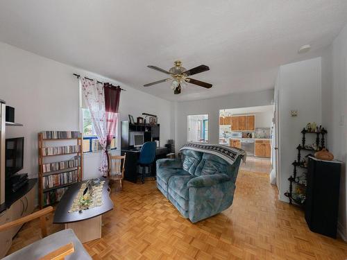 Salon - 60  - 62 Rue Collin, Saint-Jean-Sur-Richelieu, QC - Indoor Photo Showing Living Room