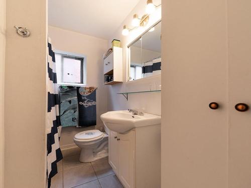 Salle de bains - 60  - 62 Rue Collin, Saint-Jean-Sur-Richelieu, QC - Indoor Photo Showing Bathroom