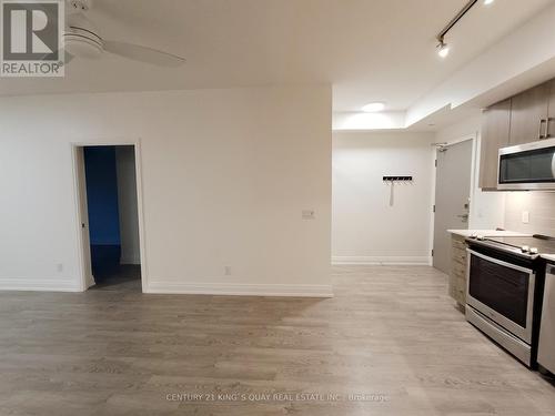 529 - 591 Sheppard Avenue E, Toronto (Bayview Village), ON - Indoor Photo Showing Kitchen