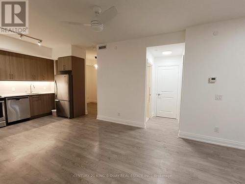 529 - 591 Sheppard Avenue E, Toronto (Bayview Village), ON - Indoor Photo Showing Kitchen