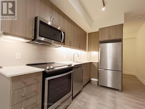 529 - 591 Sheppard Avenue E, Toronto (Bayview Village), ON - Indoor Photo Showing Kitchen