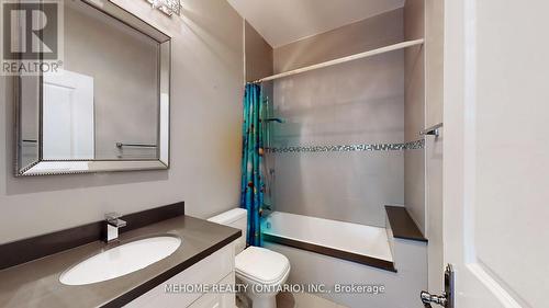 19 Parker Avenue, Richmond Hill (Oak Ridges), ON - Indoor Photo Showing Bathroom