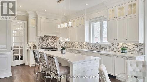 19 Parker Avenue, Richmond Hill (Oak Ridges), ON - Indoor Photo Showing Kitchen With Upgraded Kitchen