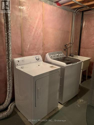 2186 Batters Loop, Innisfil, ON - Indoor Photo Showing Laundry Room