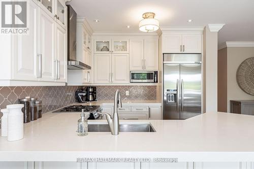 3114 Cardross Court, Oakville, ON - Indoor Photo Showing Kitchen With Upgraded Kitchen