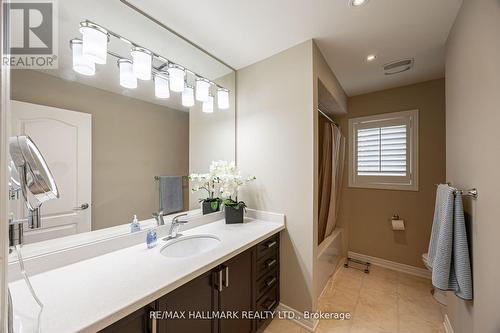 3114 Cardross Court, Oakville, ON - Indoor Photo Showing Bathroom