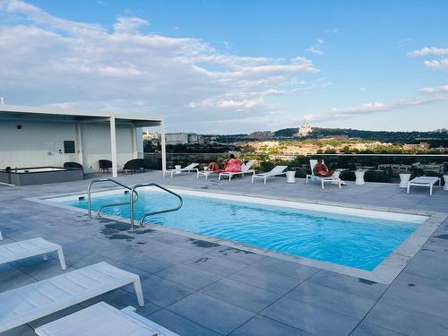 Piscine - 107-5175 Rue Mackenzie, Montréal (Côte-Des-Neiges/Notre-Dame-De-Grâce), QC - Outdoor With In Ground Pool With Deck Patio Veranda With View