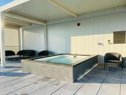 Hot tub - 