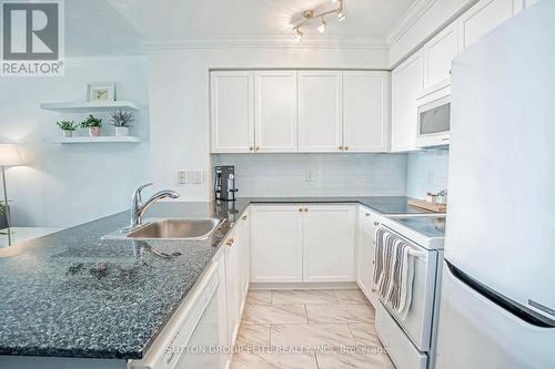 907 - 50 Lynn Williams Street, Toronto (Niagara), ON - Indoor Photo Showing Kitchen