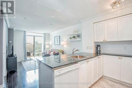 907 - 50 Lynn Williams Street, Toronto (Niagara), ON - Indoor Photo Showing Kitchen