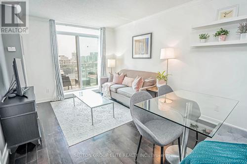 907 - 50 Lynn Williams Street, Toronto (Niagara), ON - Indoor Photo Showing Living Room