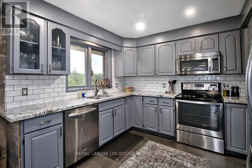 317575 3Rd Line, Meaford, ON - Indoor Photo Showing Kitchen With Stainless Steel Kitchen With Upgraded Kitchen