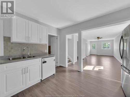 649 Bridge, Windsor, ON - Indoor Photo Showing Kitchen