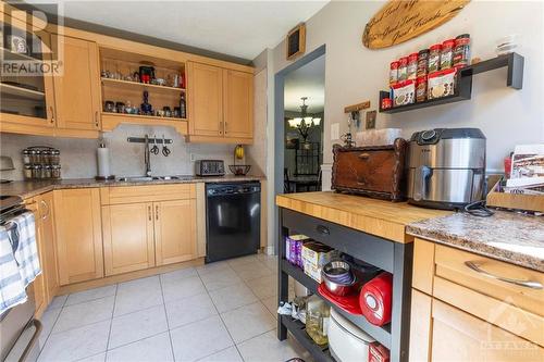 1C Vanessa Terrace, Ottawa, ON - Indoor Photo Showing Kitchen