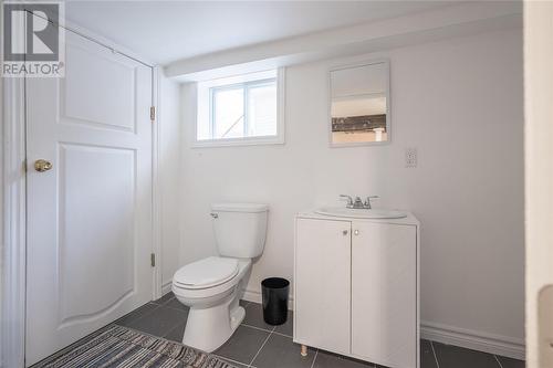 1114 Lakeshore Road, Sarnia, ON - Indoor Photo Showing Bathroom