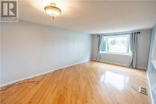 1244 Churchill Street, Cornwall, ON - Indoor Photo Showing Other Room