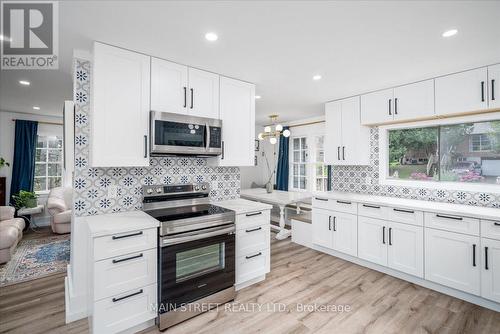 58 Raleigh Street, Brantford, ON - Indoor Photo Showing Kitchen With Upgraded Kitchen