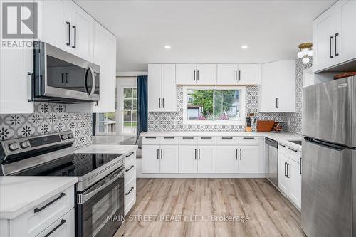 58 Raleigh Street, Brantford, ON - Indoor Photo Showing Kitchen With Stainless Steel Kitchen With Upgraded Kitchen