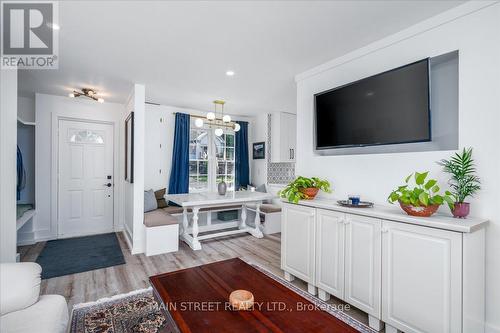 58 Raleigh Street, Brantford, ON - Indoor Photo Showing Living Room