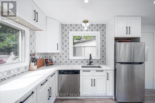 58 Raleigh Street, Brantford, ON - Indoor Photo Showing Kitchen With Stainless Steel Kitchen With Upgraded Kitchen