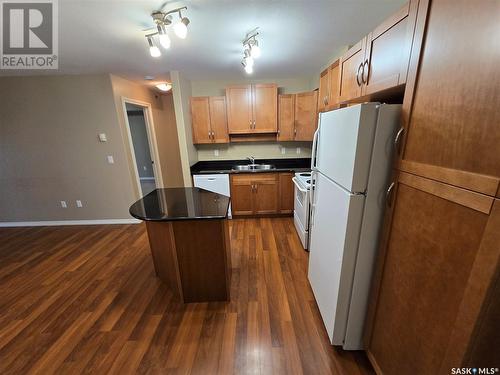 310 326 Herold Road, Saskatoon, SK - Indoor Photo Showing Kitchen With Double Sink