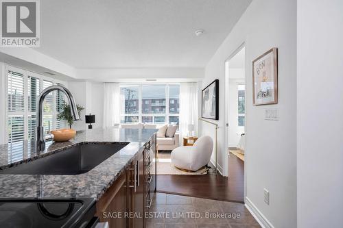 309 - 60 Fairfax Crescent, Toronto (Clairlea-Birchmount), ON - Indoor Photo Showing Kitchen