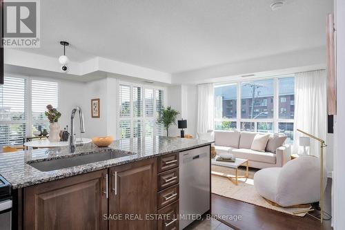 309 - 60 Fairfax Crescent, Toronto (Clairlea-Birchmount), ON - Indoor Photo Showing Kitchen