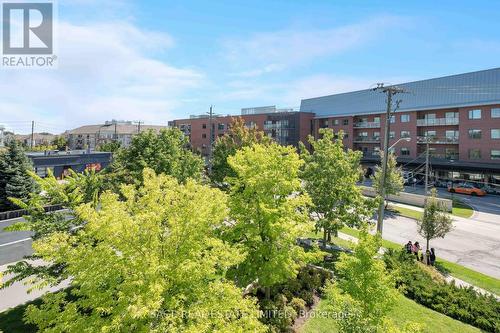 309 - 60 Fairfax Crescent, Toronto (Clairlea-Birchmount), ON - Outdoor With View